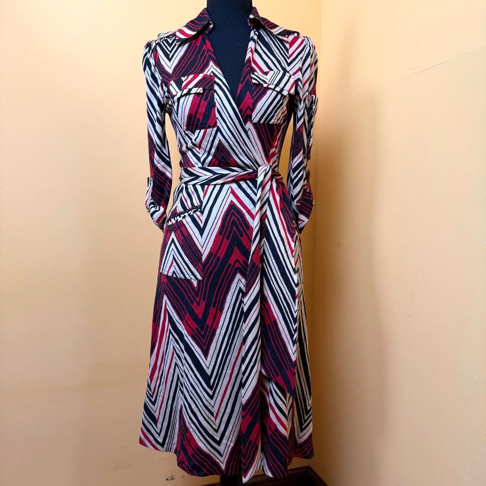 Vtg Y2K Diane von Furstenberg Silk Utility Wrap Dress Chevron Geometric Red 8